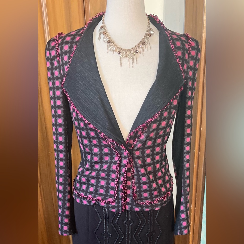 Comme Moi High End Blazer with Geometric Pattern and Raw Hem detail